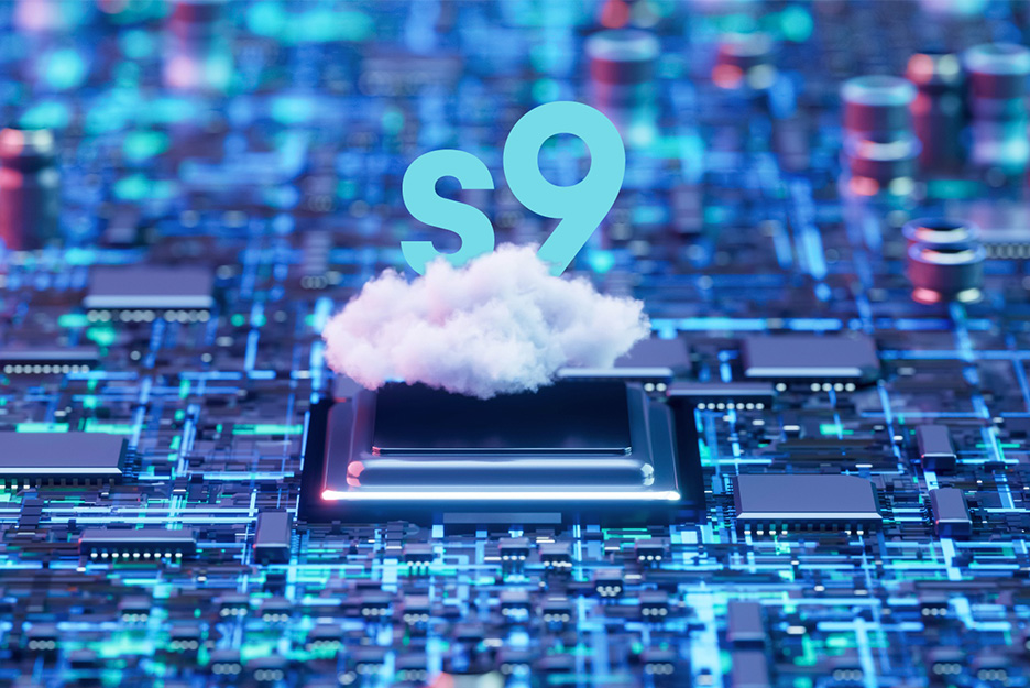 S9 Cloud-Computing-Instanz über Prozessorchip, symbolische Darstellung moderner Cloud-Infrastruktur.