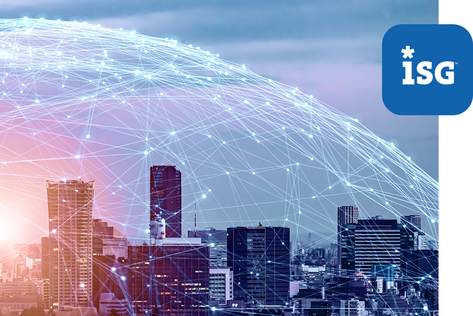 Städtische Skyline mit visualisiertem digitalen Netzwerk und Cloud-Konnektivität, ISG-Logo.
